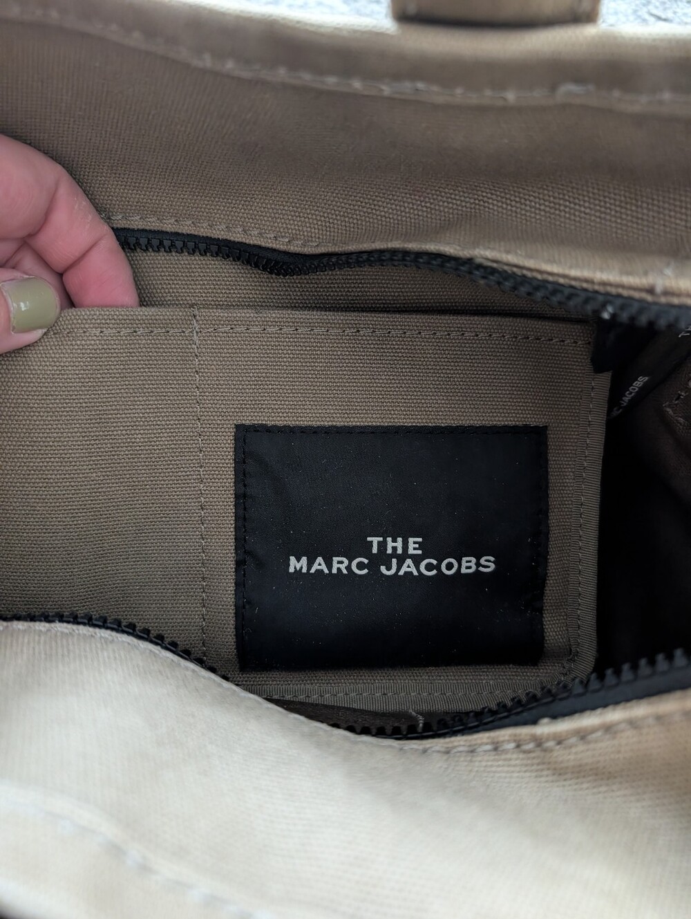 Marc Jacobs Tote Bag - Picture 5 of 11